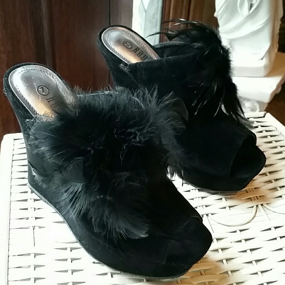 Ladies Shoes Size 7